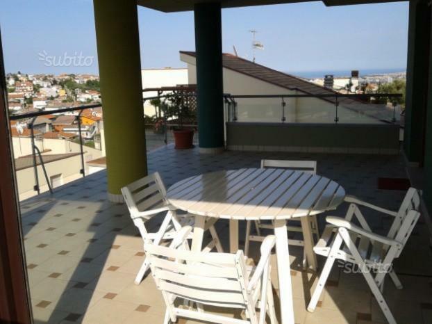 Апартаменты Bellavista - Pescara Colli Экстерьер фото